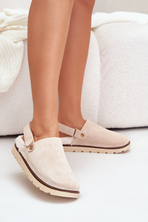 Chaussons Féminin avec une plateforme réchauffer avec de la fourrure à l intérieur Typu Baranek beige Sanilora
