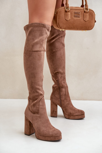 bottes avec des talons et plateforme avec une botte au-dessus du genou en daim écologiqueoÀe beige Zistaria