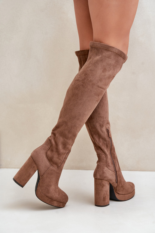 bottes avec des talons et plateforme avec une botte au-dessus du genou en daim écologiqueoÀe beige Zistaria bottes avec des talons et plateforme avec une botte au-dessus du genou en daim écologiqueoÀe beige Zistaria