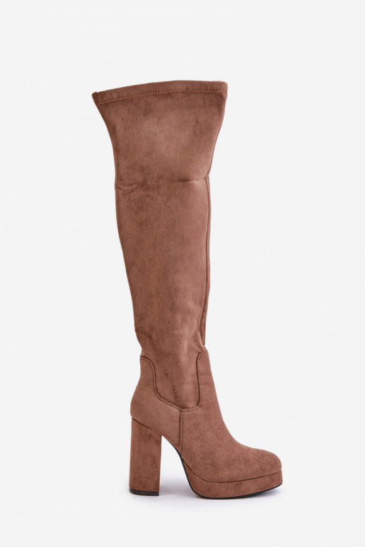 bottes avec des talons et plateforme avec une botte au-dessus du genou en daim écologiqueoÀe beige Zistaria bottes avec des talons et plateforme avec une botte au-dessus du genou en daim écologiqueoÀe beige Zistaria