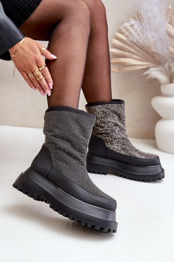 Décoré Bottes de neige avec une plateforme Et des talons plats couleur noire Avivina