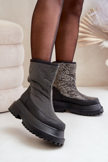 Décoré Bottes de neige avec une plateforme Et des talons plats couleur noire Avivina 2