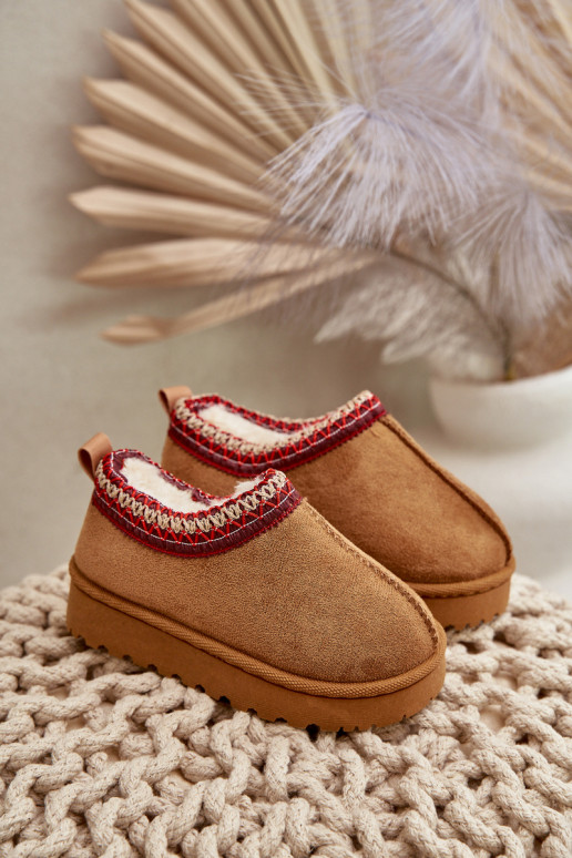 Kindersneeuwlaarzen met plateau, geïsoleerd met bont aan de binnenkant in bruin Vilabria Kindersneeuwlaarzen met plateau, geïsoleerd met bont aan de binnenkant in bruin Vilabria