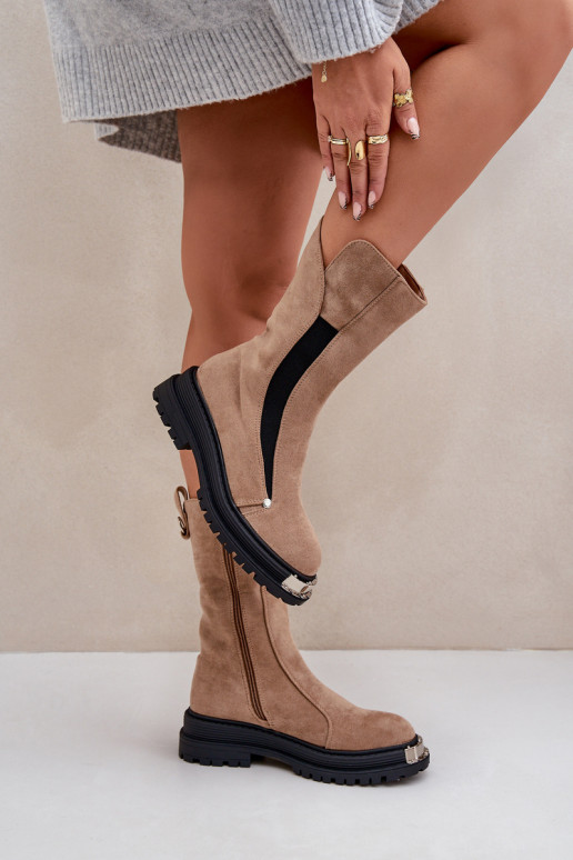 Warme Wildlederstiefel mit breiten Absätzen in der Farbe Beige von Palimra Warme Wildlederstiefel mit breiten Absätzen in der Farbe Beige von Palimra