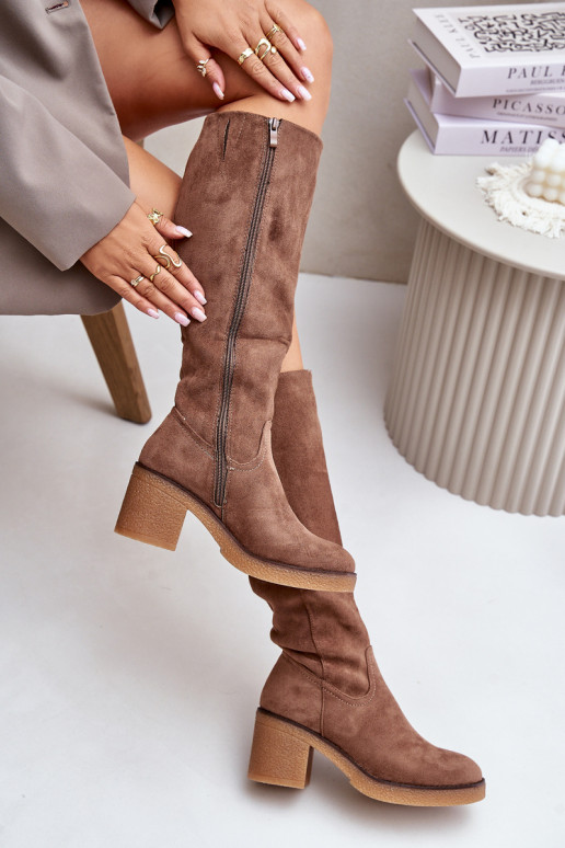 Bottes fourrées à talons en daim écologique de couleur marron Leamirael