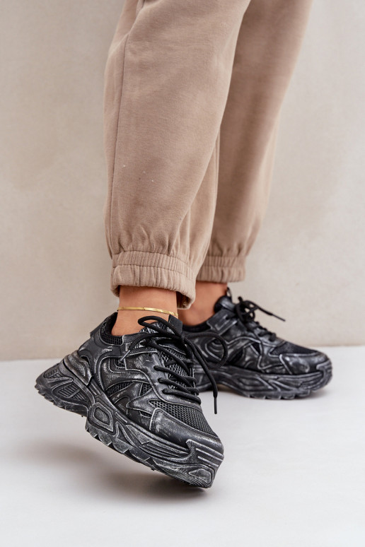 Sneaker-Stil Stiefel für Damen mit Used-Look und Plattform in schwarzer Ausführung von SeladĮen