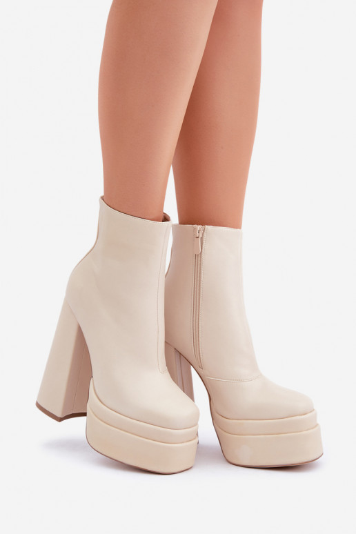 Bottes avec une plateforme I Enregistrer réchauffer couleur ivoire Selahra