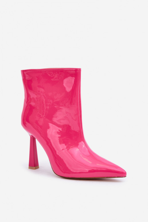 Lackeffekt Stiefeletten mit Schnalle in Rosa Seliri