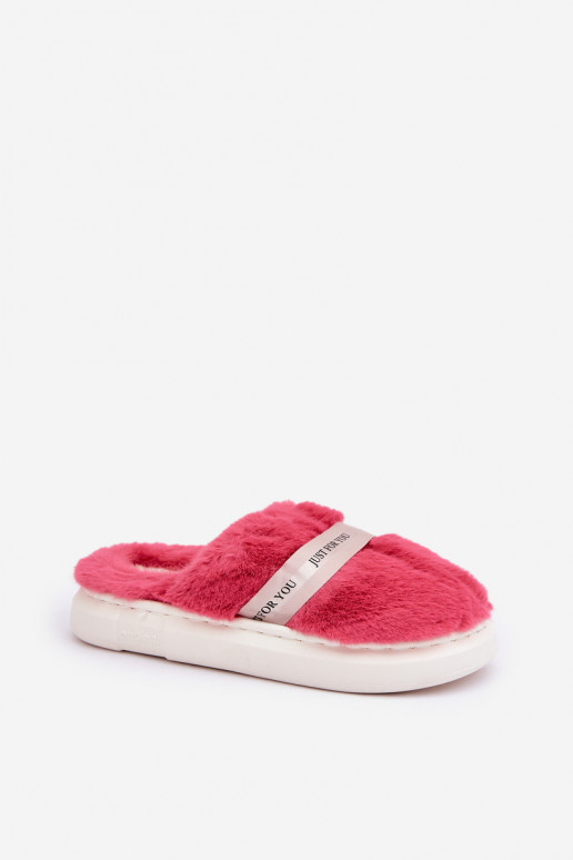 Chaussons avec fourrure et talons décorés couleur rose Savalithea