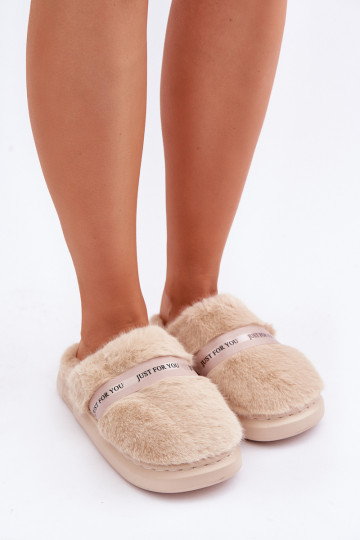 Chaussons avec fourrure et talons décorés couleur sable Savalithea 2