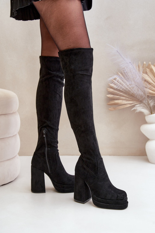 Knöchelhohe Stiefel mit Absatz und Plattform in Schwarz Nadelian