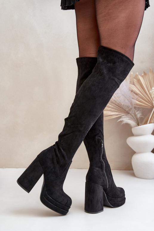 Knöchelhohe Stiefel mit Absatz und Plattform in Schwarz Nadelian