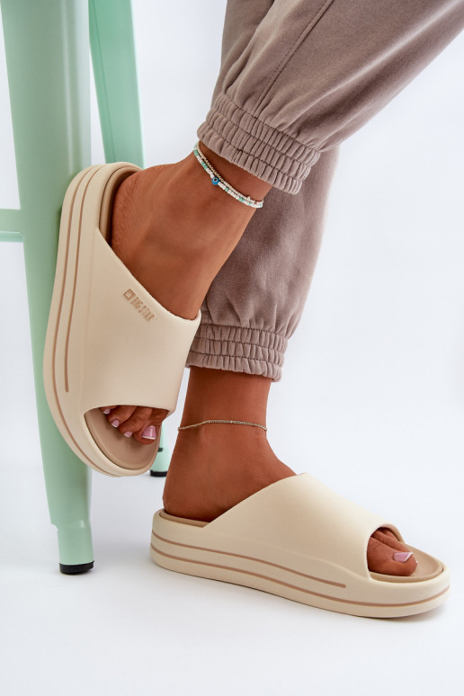 Damen Pantoletten mit Plateau Big Star NN274A034 in Sandfarbe