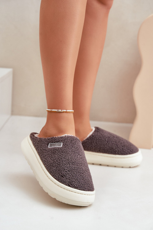 Chaussons doublés à semelle épaisse...