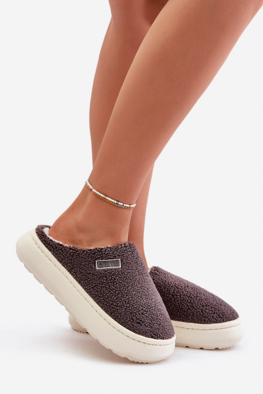 Chaussons doublés à semelle épaisse...