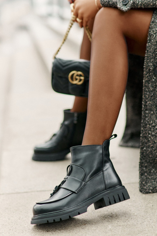 Lederstiefeletten mit Ornamenten,...