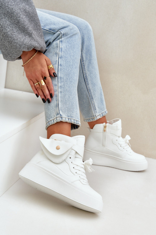 Hoog Sneakers model schoenen met extra pit met platform Initte kleur Saramis Hoog Sneakers model schoenen met extra pit met platform Initte kleur Saramis