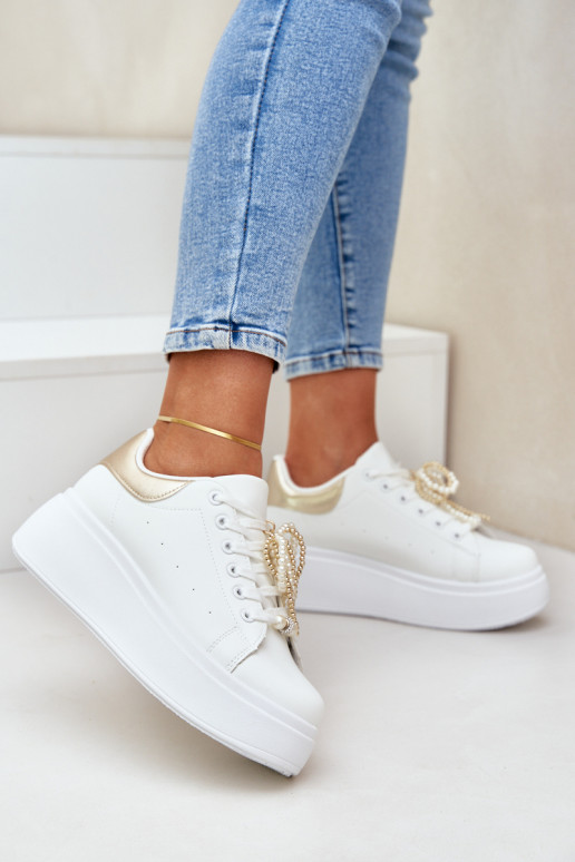 Sneakers Stilvollllschuhe Feminin mit einer Plattform mit schönen Details INeiß-goldene Farbe Lerissna