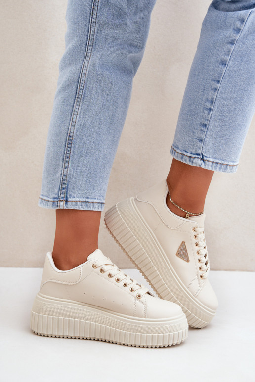 Élégant Chaussures modèle baskets avec une plateforme couleur ivoire Vallexia Élégant Chaussures modèle baskets avec une plateforme couleur ivoire Vallexia