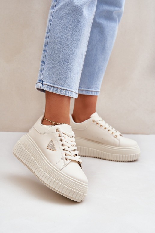 Élégant Chaussures modèle baskets avec une plateforme couleur ivoire Vallexia Élégant Chaussures modèle baskets avec une plateforme couleur ivoire Vallexia