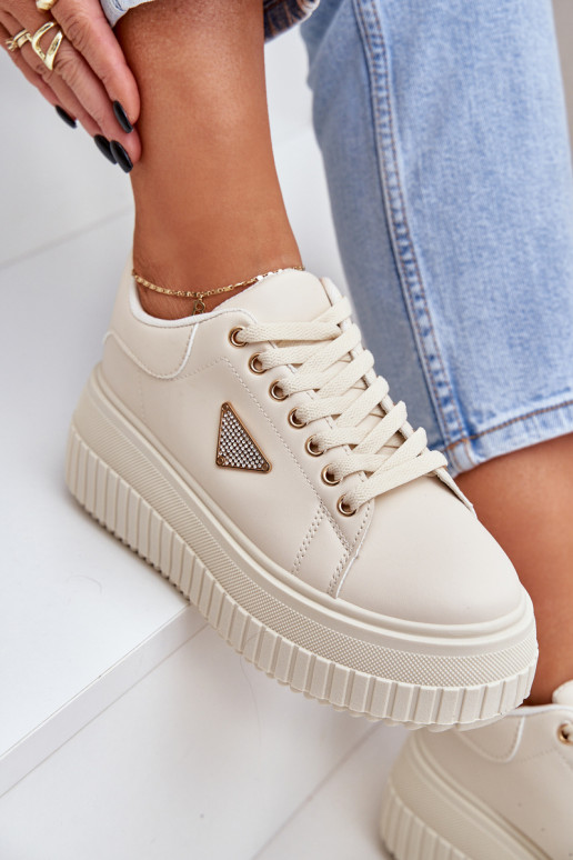 Élégant Chaussures modèle baskets avec une plateforme couleur ivoire Vallexia Élégant Chaussures modèle baskets avec une plateforme couleur ivoire Vallexia