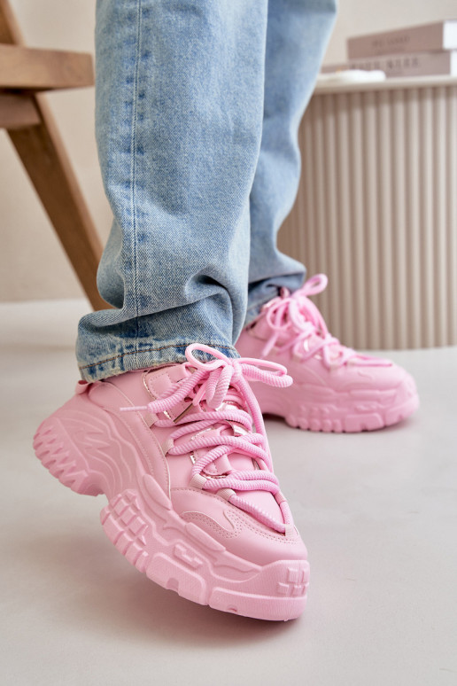 Bottines effet verni isolées avec...
