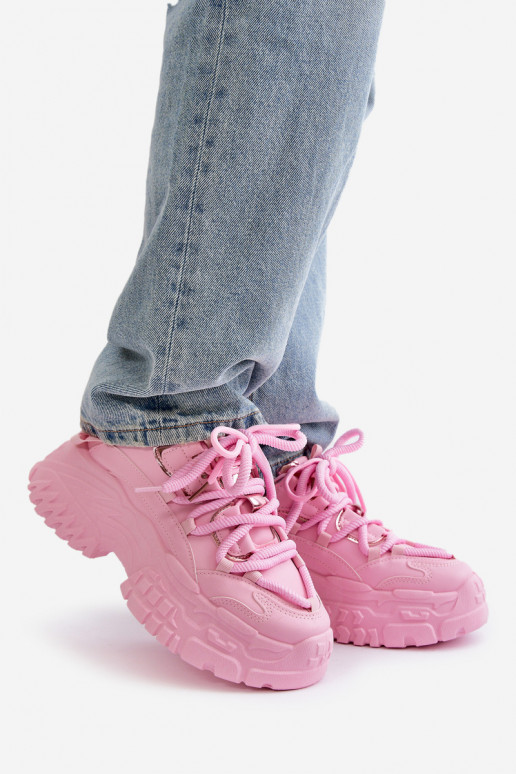 Bottines effet verni isolées avec...