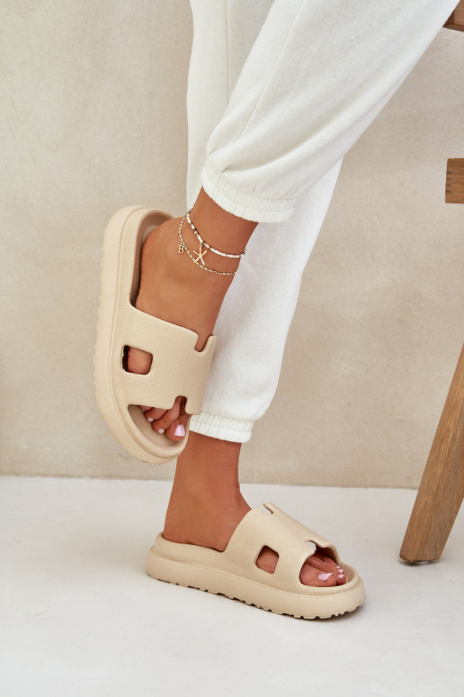 Pantoufles légères Chaussons Avec découpes beige Neladith