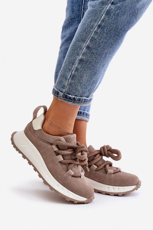 Wildleder Sneakers in Sandfarbe Wildleder Sneakers in Sandfarbe
