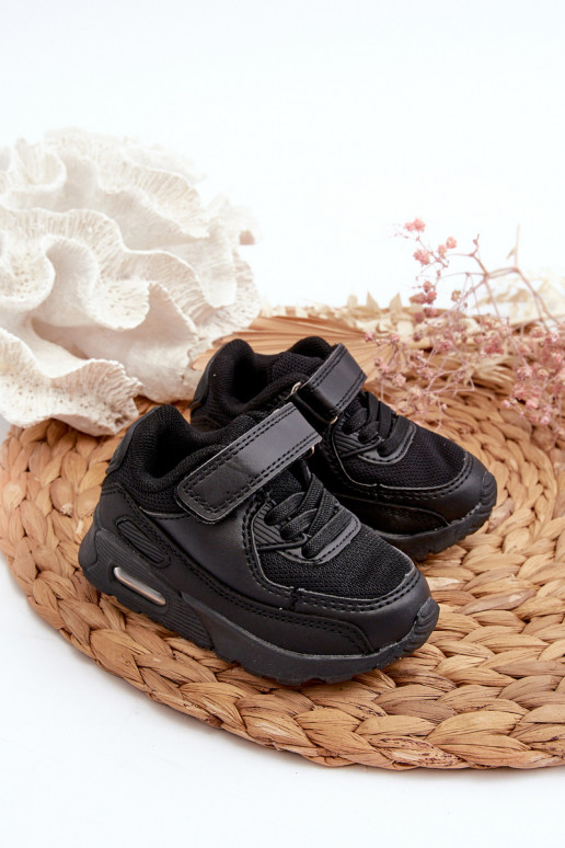 Chaussures modèle sneaker enfant à fermetures adhésives, couleur noir Krissandra Chaussures modèle sneaker enfant à fermetures adhésives, couleur noir Krissandra