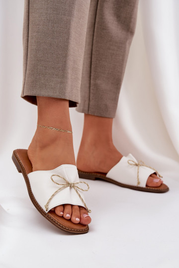 Slippers Op een platte zool versieren Kokardką Initte kleur Deonelis