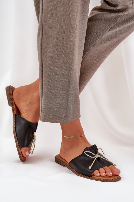 Chaussons Sur une semelle plate décorer Kokardką couleur noire Deonelis Chaussons Sur une semelle plate décorer Kokardką couleur noire Deonelis