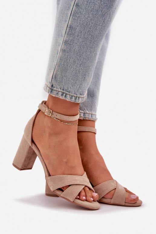 des sandales Activé SłupkoÀym Obcasie Z en daim écologiqueu beige Saniffia