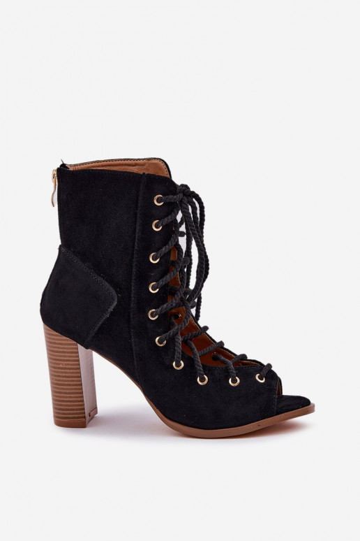 Sandalen mit Absätzen mit einem Stiefel I Schnürungm schZuarze Farbe Ivelseki Sandalen mit Absätzen mit einem Stiefel I Schnürungm schZuarze Farbe Ivelseki