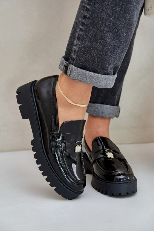 Mocassins laqués Féminin Z Przypinką Nounours couleur noire DANSulinea Mocassins laqués Féminin Z Przypinką Nounours couleur noire DANSulinea