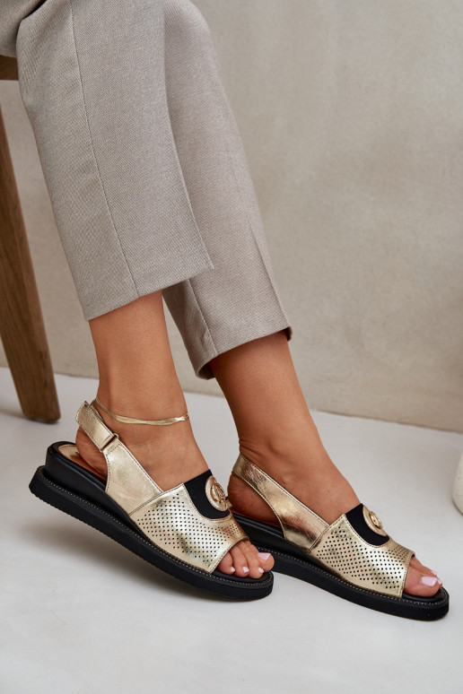 Damensandalen mit einer Plattform goldene Farbe Isnnoria