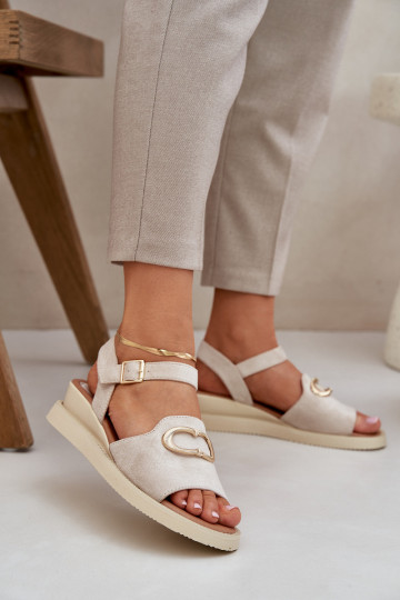 Sandales pour femmes avec une plateforme avec des ornements beige Salianes 2