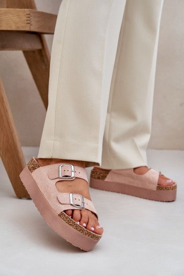 Pantoufles pour femmes avec une plateforme avec boucles couleur rose Aramia