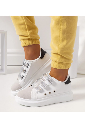 Weiße und silberne Sneaker...