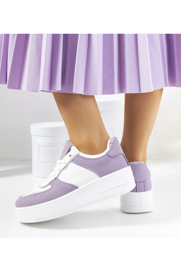 Baskets violettes pour... 2