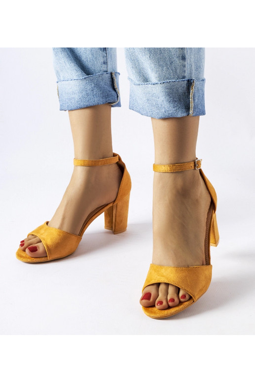 Braune Sandalen mit Absatz „Polet“