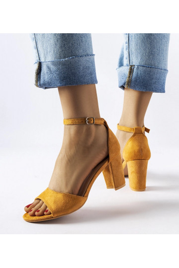 Braune Sandalen mit Absatz... 2
