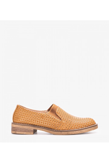 Braune durchbrochene Schuhe...
