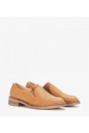 Braune durchbrochene Schuhe... 2