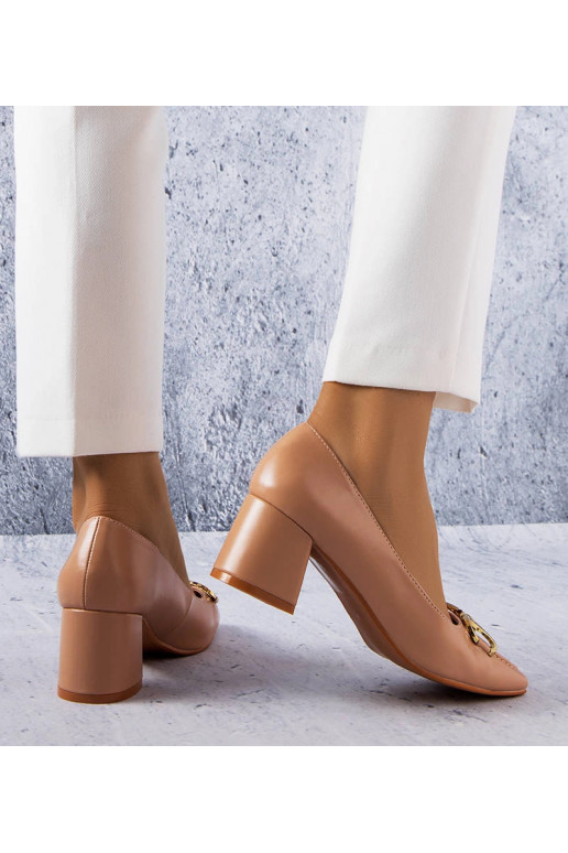 Neufville – Beige Pumps mit eckiger...