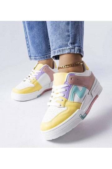 Chaussures roses et jaunes...