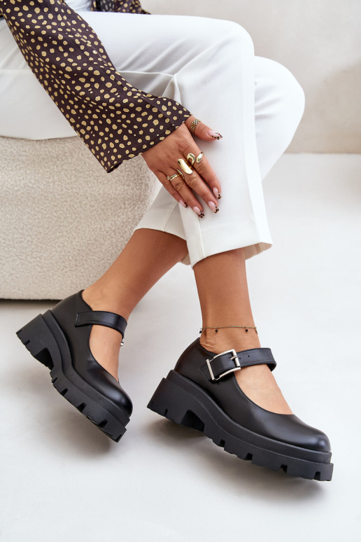 Moteriški Schuhe mit Schnallen in... Moteriški Schuhe mit Schnallen in...