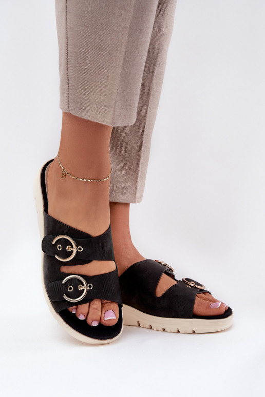 Pantoufles pour femmes Sur un coin avec boucles couleur noire Hellexia  Pantoufles pour femmes Sur un coin avec boucles couleur noire Hellexia