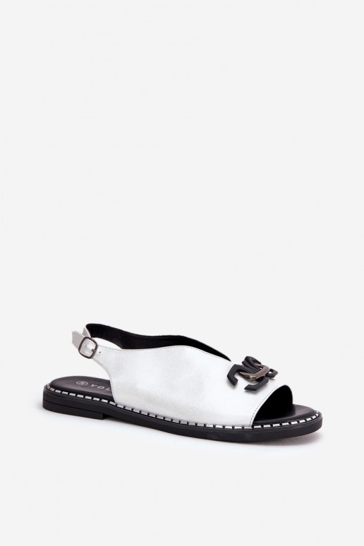 Sandalen mit breiten Absätzen mit Ornamenten aus Öko-Leder Silberfarbe Tillireta Sandalen mit breiten Absätzen mit Ornamenten aus Öko-Leder Silberfarbe Tillireta