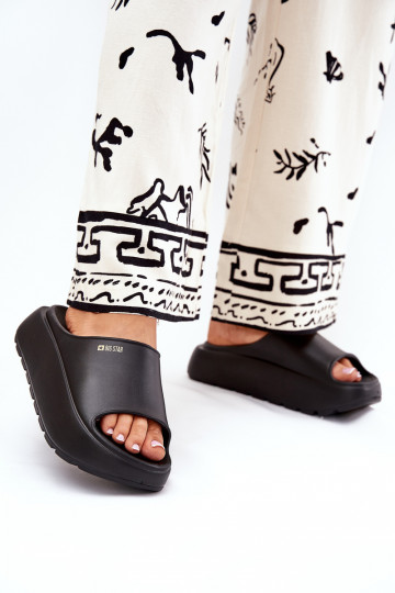Lichte slippers Vrouwen slippers met platform Big Star RR274A567 zwarte kleur